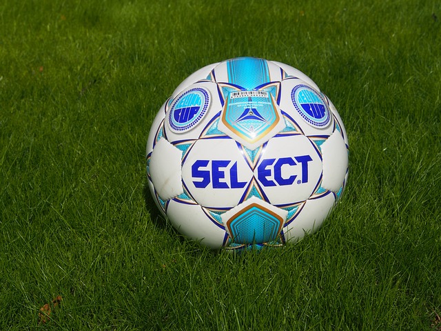 前者在中场 前者在中场